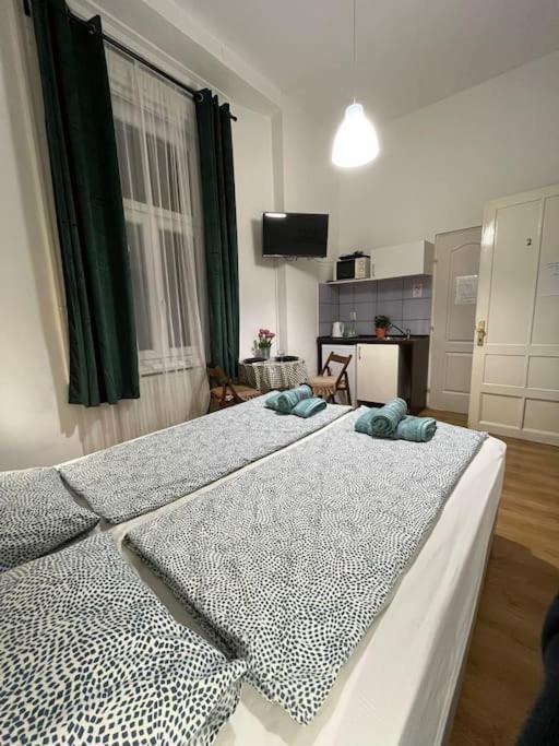 12# Sunflower Cozy Apartment Будапеща Екстериор снимка